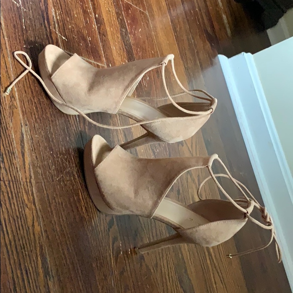 Nude heels - NEVER WORN!